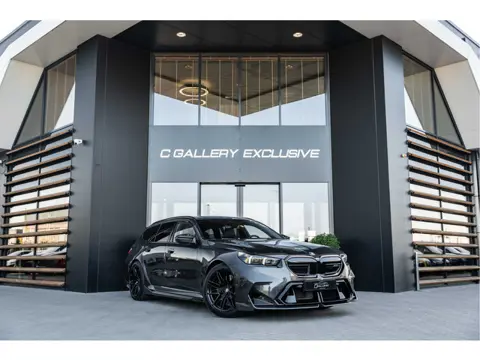 BMW 5 Serie Touring M5 - M Performance Pakket | Panorama | B&W | Carbon | Elek. Trekhaak | 360 Camer