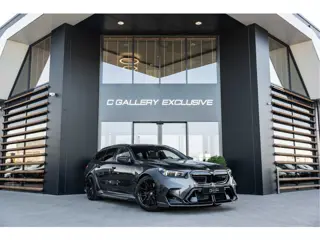 BMW 5 Serie Touring M5 - M Performance Pakket | Panorama | B&W | Carbon | Elek. Trekhaak | 360 Camer