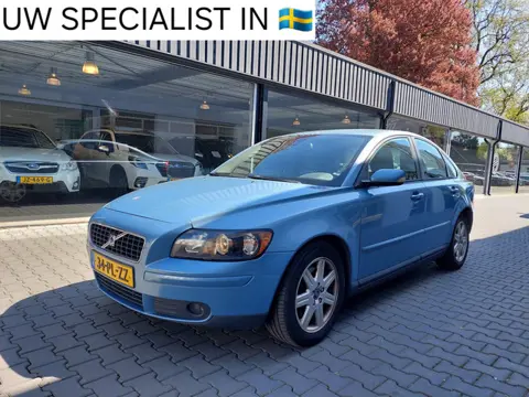 Volvo S40 2.4 Momentum drie eigenaren 11 jaar dezelfde eigenaar clima high performance sound 16inch 