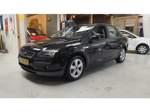 Ford Focus 1.6-16V Futura Leer, LMV, Open Dak, Clima, Navi, NAP, Nieuwe APK....
