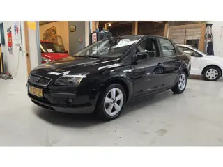 Ford Focus 1.6-16V Futura Leer, LMV, Open Dak, Clima, Navi, NAP, Nieuwe APK....