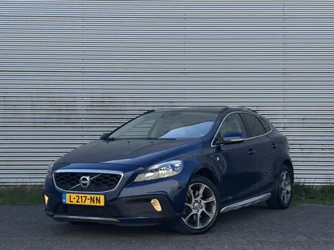 Volvo V40 Cross Country 2.0 D2 Ocean Race / Leder / Trekhaak / Camera / Direct rijklaar! / APK 06-20