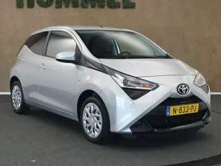 Toyota Aygo 1.0 VVT-i x-play - APPLE CARPLAY/ANDROID AUTO - CAMERA - ELEKTRISCHE RAMEN VOORZIJDE - A