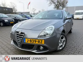 Alfa Romeo Giulietta 1.4 T Distinctive (RIJKLAARPRIJS/BOVAG)