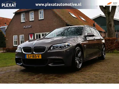 BMW 5-serie Touring 520d M Sport Edition Aut. | M-Pakket | Champagner Quarz | Full Led | Lederen Das