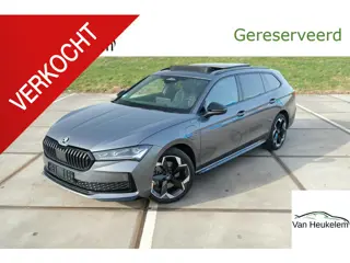 Skoda Superb Combi 1.5 TSI PHEV Sportline | PANO | TREKHAAK | LEDER |19" TORCULAR VELGEN | DCC | HEA