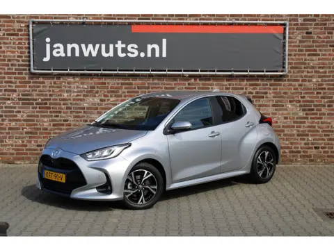 Toyota Yaris 1.5 Hybrid 115 Dynamic + Comfort Pack