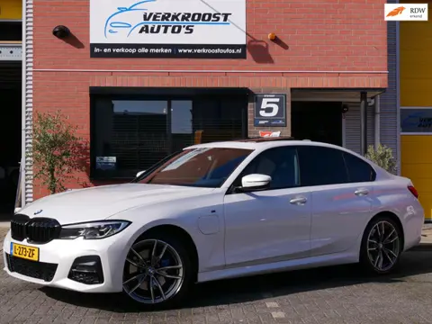 BMW 3-serie 330e High Executive.M-sport.pano.laser.leder.vele optie.s