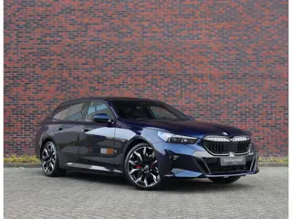 BMW 5 Serie Touring 550e xDrive | Pano - Trekhaak - Bow&Wil