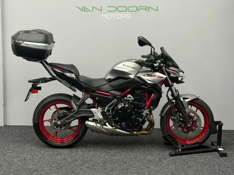 Kawasaki Z650 ABS | 2023 | 4DKM! | Topkoffer GIVI | Z 650