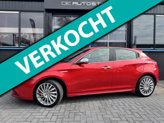 Alfa Romeo Giulietta 1.4 T Distinctive Veloce 170pk Rosso Competizione Airco leder memory Cruise In 