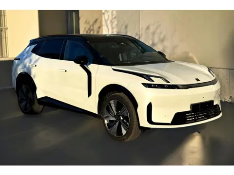 Lynk & Co 08 1.5 More 257kW/350pk Aut Plug-In Hybrid 200km Ultra Range!! PANORAMADAK + MATRIX LED + 