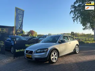 Volvo C30 1.8F Momentum,AIRCO,CRUISE,ELEKT PAKKET,REGENSENSOR,MET APK!