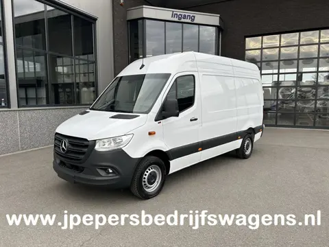 Mercedes-Benz Sprinter 317 CDI L2 H2 Pro Facelift / MBUX / Navigatie / Camera / Geveerde stoel / Cru