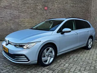 Volkswagen Golf Variant 1.5 eTSI Style Automaat Carplay Camera Full-Led Adaptive-Cruise. Stoelverwar