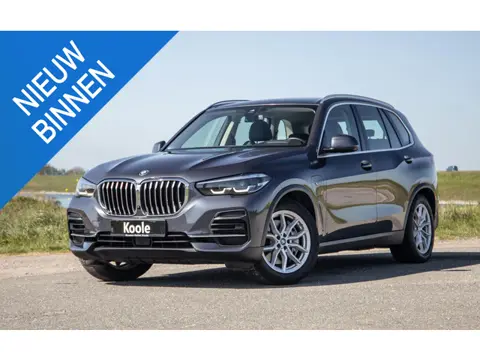 BMW X5 xDrive45e Executive CARPLAY / CAMERA / DEALER ONDERHOUDEN / ZWART LEER / STOELVERWARMING