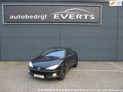 Peugeot 206 CC 1.6-16V Cabrio opknapper voor liefhebber of onderdelen nu meeneem prijs cabrio kap we