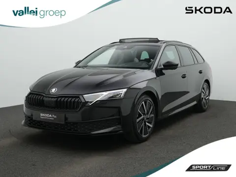 Skoda Octavia Combi 1.5 TSI MHEV 150 pk DSG Sportline | Panoramadak | Trekhaak | 360 camera | Head-u