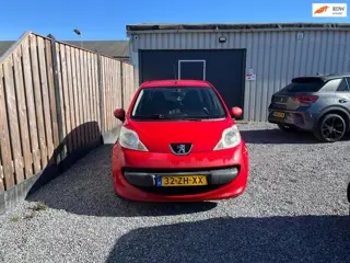 Peugeot 107 met 1 jaar APK!!