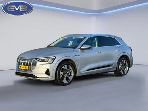 Audi E-tron 55 quattro Business edition 95 kWh, achteruitrijcamera, stoelverwarming, trekhaak, 1 e e
