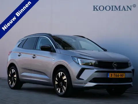 Opel Grandland 1.2 Turbo Ultimate 130 Pk Automaat Navi / DAB / Apple Carplay / Camera / Winterpakket