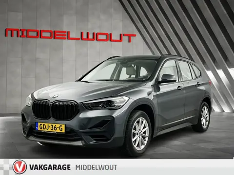 BMW X1 sDrive18i High Exe Shadow-Line Pano-dak/Leder/Stoelverw/Navi+/LED