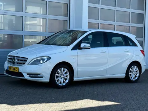 MERCEDES-BENZ B-KLASSE B200 Ambition 6-Bak Navi Cruise Pdc Leer Trekhaak NW APK!