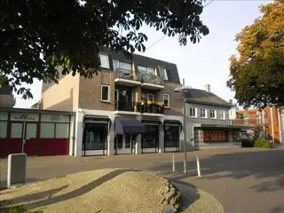 Woning aan de Den Hof te Waalre