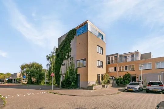 Woning aan de Maaseikstraat te Amsterdam