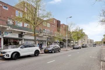 Woning aan de Pieter Calandlaan te Amsterdam