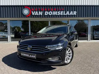 VOLKSWAGEN PASSAT VARIANT 1.5 TSI Business Plus - Automaat Pano Trekhaak Navi Stoelverwarming Apple Carplay Android Auto