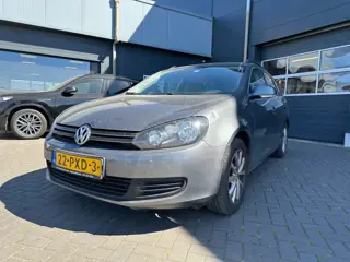 VOLKSWAGEN GOLF met trekhaak, airco, elektrisch ramen, cruise control, nieuwe APK!