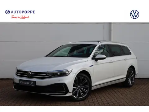 Volkswagen Passat Variant 1.4 TSI PHEV GTE Business 218pk DSG6 Panoramadak | 18 inch velgen | Naviga