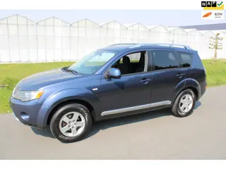 Mitsubishi Outlander 2.4 Intense+ 4x4 7 Persoons