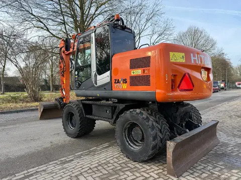 Hitachi 140W (bj 2011)