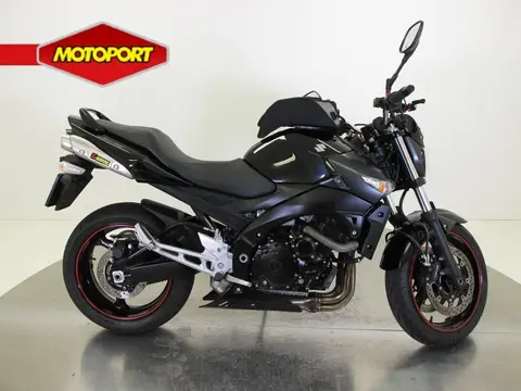 Suzuki GSR600 (bj 2008)