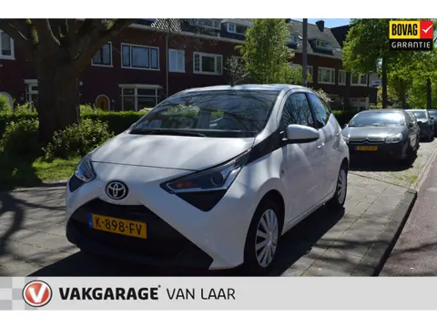 Toyota Aygo 1.0 VVT-i x-play