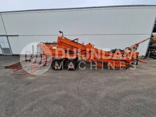 Nobels 2B beddenrooimachine voor bloembollen en wortelen