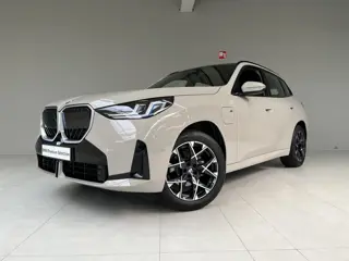 BMW X3 30e xDrive M-Sport | Panorama | Harman Kardon | Trekhaak | Driving Assistant Plus | Elektrisc