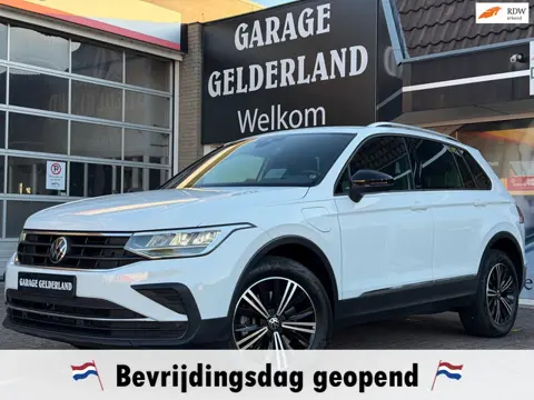 Volkswagen Tiguan 1.5 eHybrid | Full-Led | Apple/Android | Navi | Camera | Cruise | Climate | Pdc | 