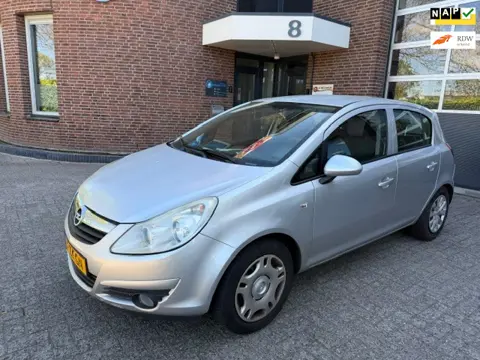 Opel Corsa 1.2-16V Enjoy /bj.2008 / 5 deurs / kleur: grijs / airco / NAP met 204136 km.en APK tot 04