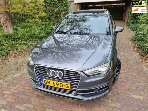 Audi A3 Sportback 1.4 e-tron PHEV Panoramadak 2x S-Line