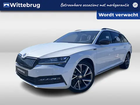 Škoda Superb Combi 1.4 TSI iV 218pk Sportline DSG Automaat / Panorama schuifdak / LM 19 inch / 360 c