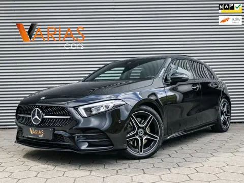 Mercedes-Benz A-klasse 220 4MATIC Premium Plus Pano Sfeer AMG