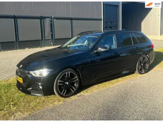 BMW 3-serie Touring 318i High Executive M-sport LEER/led/19 inch