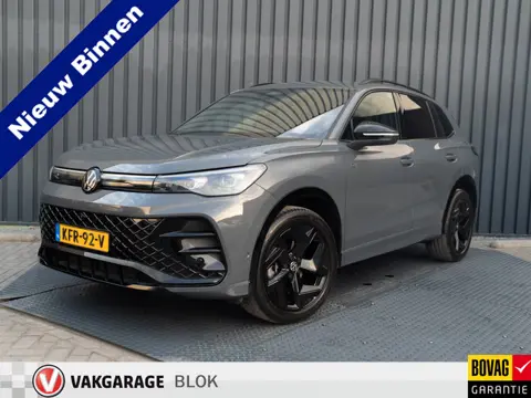 Volkswagen Tiguan 1.5 eTSI R-Line Edition | Trekhaak wegkl. | 360 Camera | Side Assist | IQ Light | 