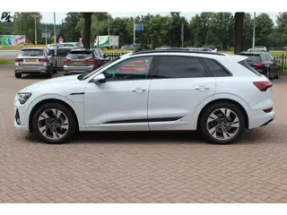 Audi e-tron e-tron 50 quattro Launch edition Black 71 kWh / SoH 92,6% / Panoramadak / Camera / 20'' 
