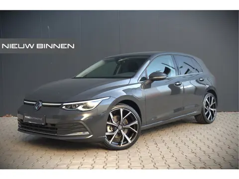 Volkswagen Golf 1.4 eHybrid Style | Memory seat | Massage | Adaptive cruise control | Elektrische st