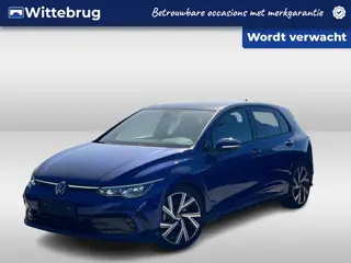 Volkswagen Golf 1.5 eTSI 150pk R-Line DSG Automaat / Panorama schuifdak / Navigatie / APP / Camera /
