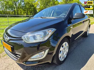 Hyundai I20 1.2i First Edition compleet klaar met airco